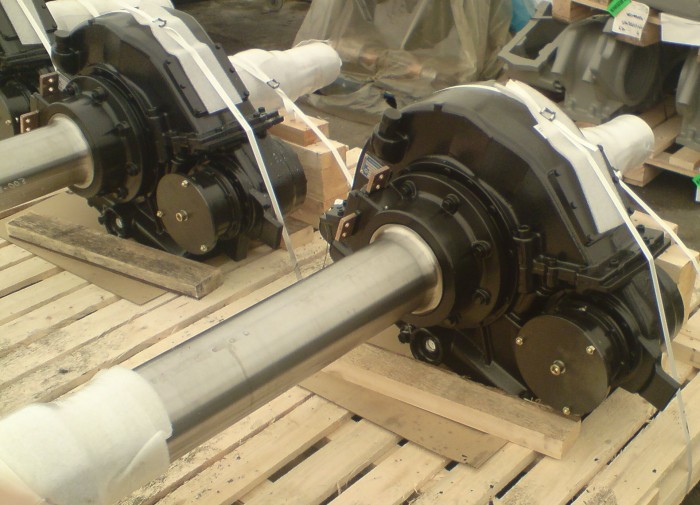 TRANSMISSION GEARBOX FOR HIGH-SPEED RAILWAY TRAINS
